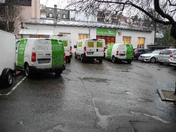 Unsere Fahrzeuge - GESUNDBAUMARKT München Unsere Fahrzeuge - GESUNDBAUMARKT München